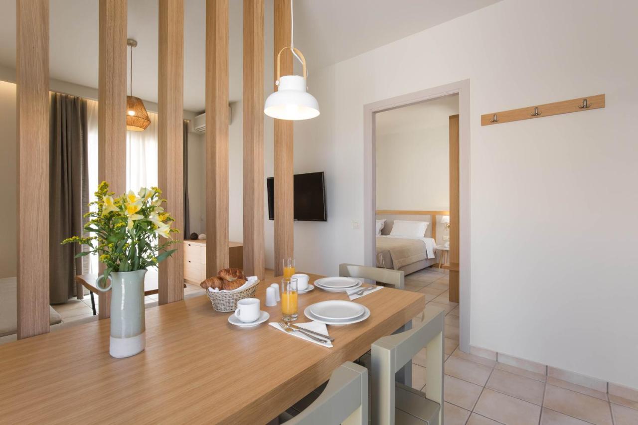 Triton Apartments Като Дарацо Екстериор снимка
